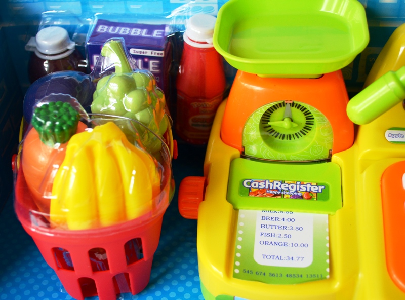 Кассовый аппарат. Касса со сканером и чеком