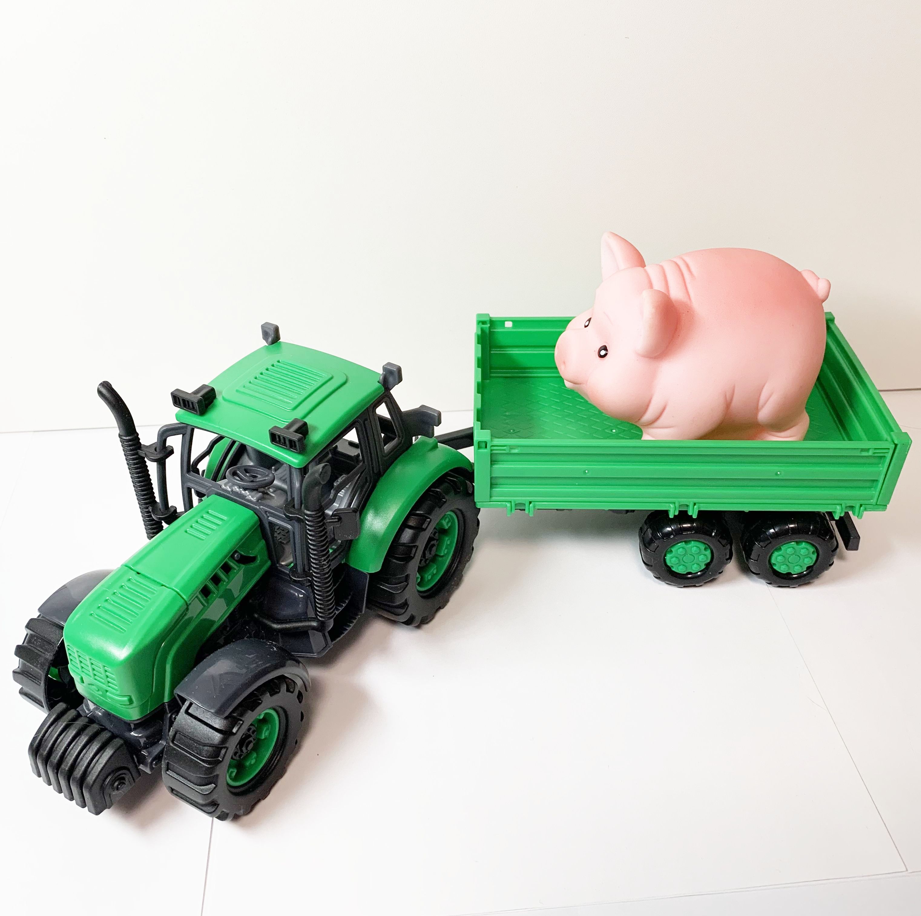 Набор: везем мега свинку на тракторе с прицепом