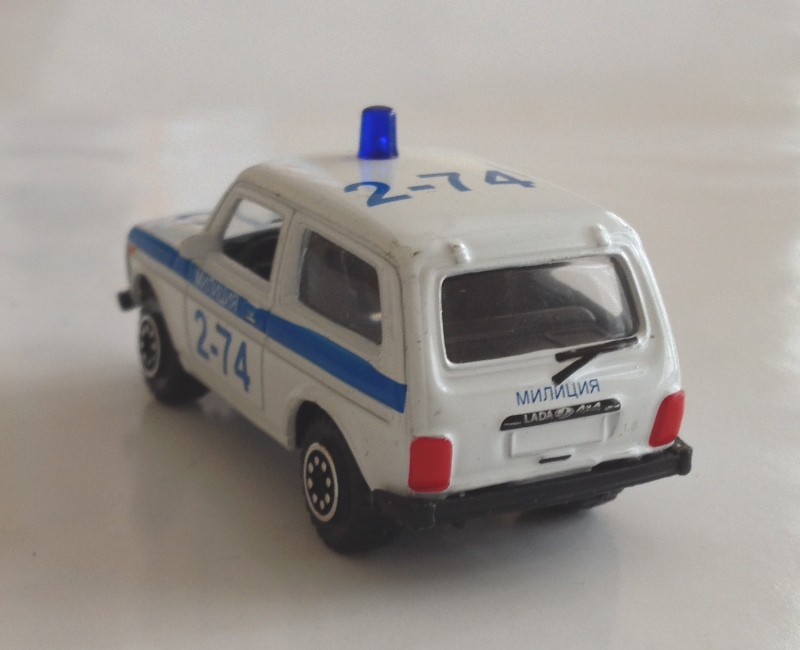 Игрушечная мини Lada 4х4 Нива милиция