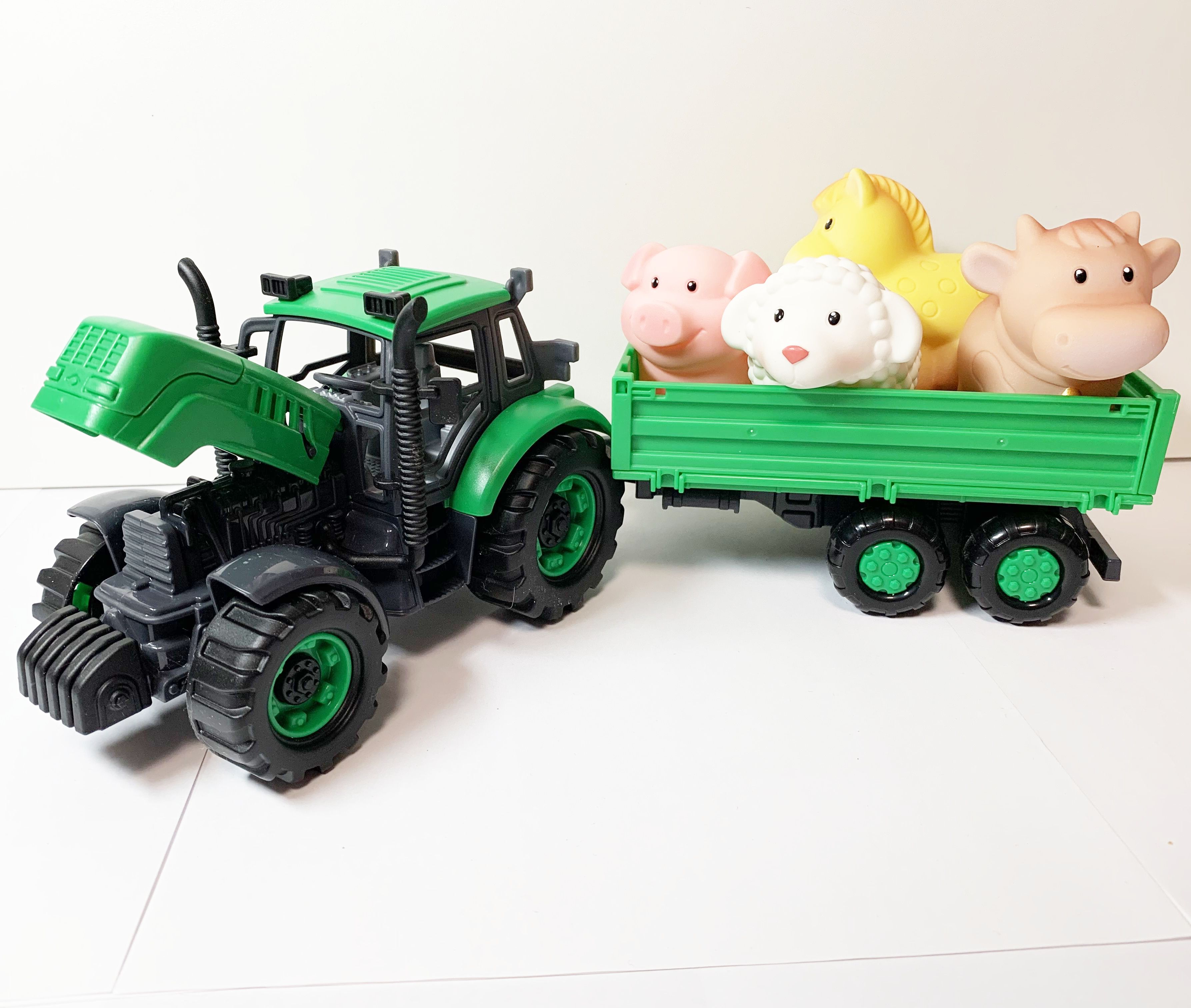 Набор: инерционный трактор с прицепом и 4 фигурки домашних животных