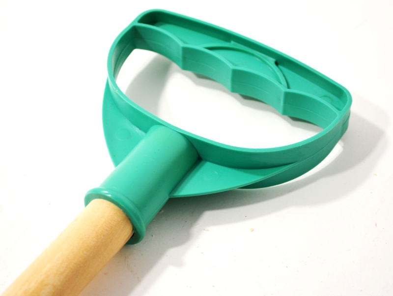 Лопата с ручкой и деревянным черенком. Лопата зимняя детская