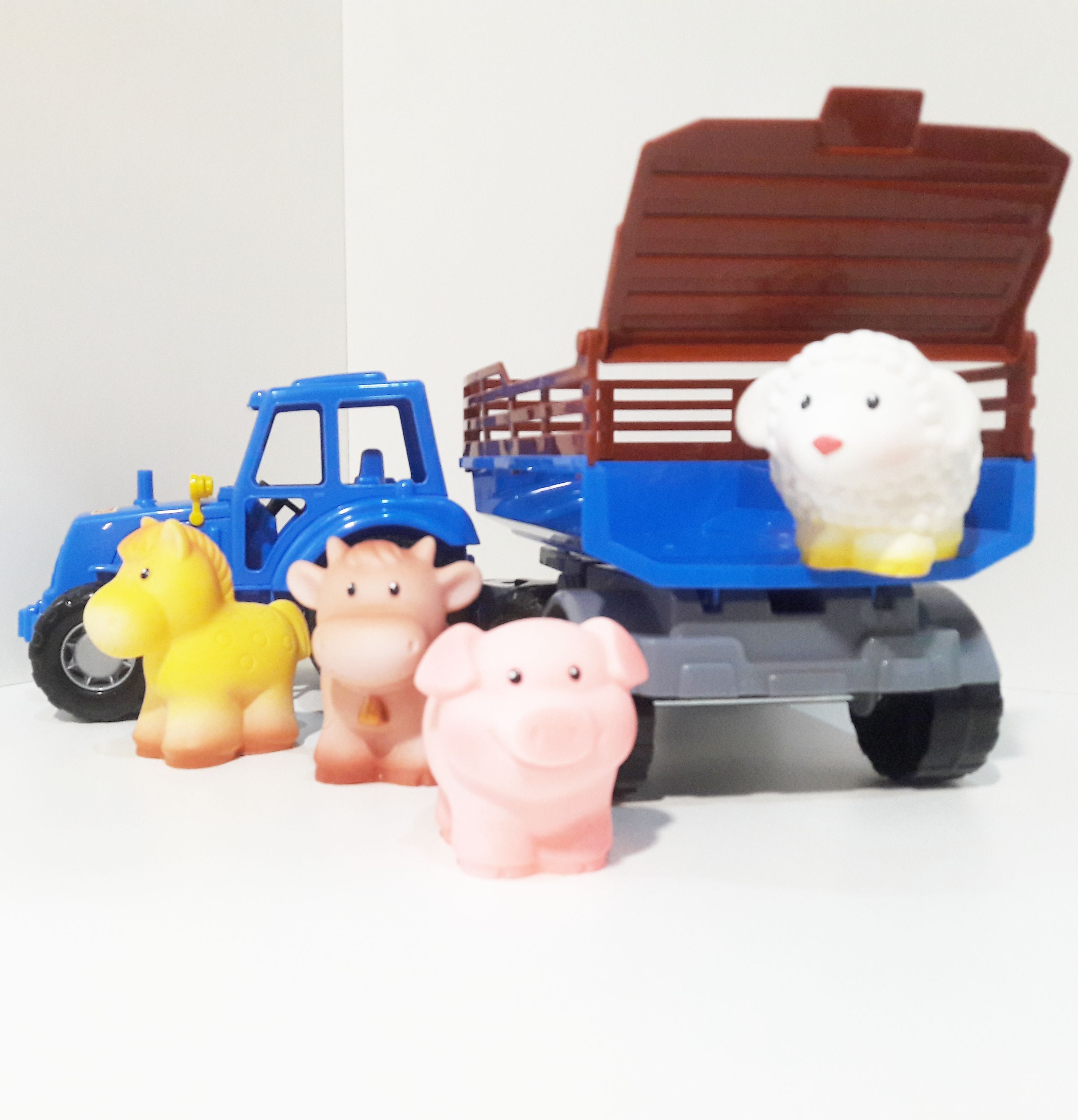 Синий трактор с прицепом 44 см и 4 высококачественных домашних животных