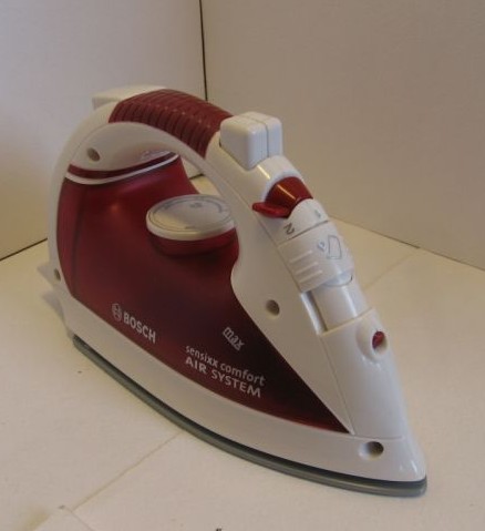 Игрушечный утюг детский купить.