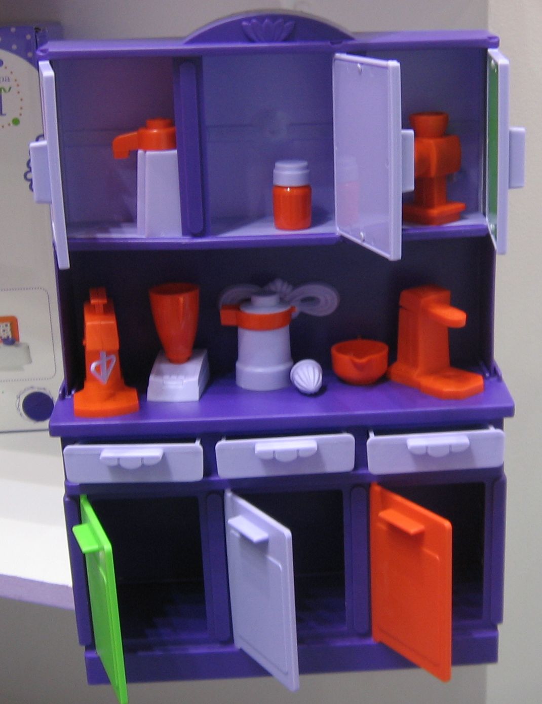 Кукольный буфет. Игрушечный буфет для кукольного домика. Кукольный буфет. Игрушечный буфет для кукольного домика.