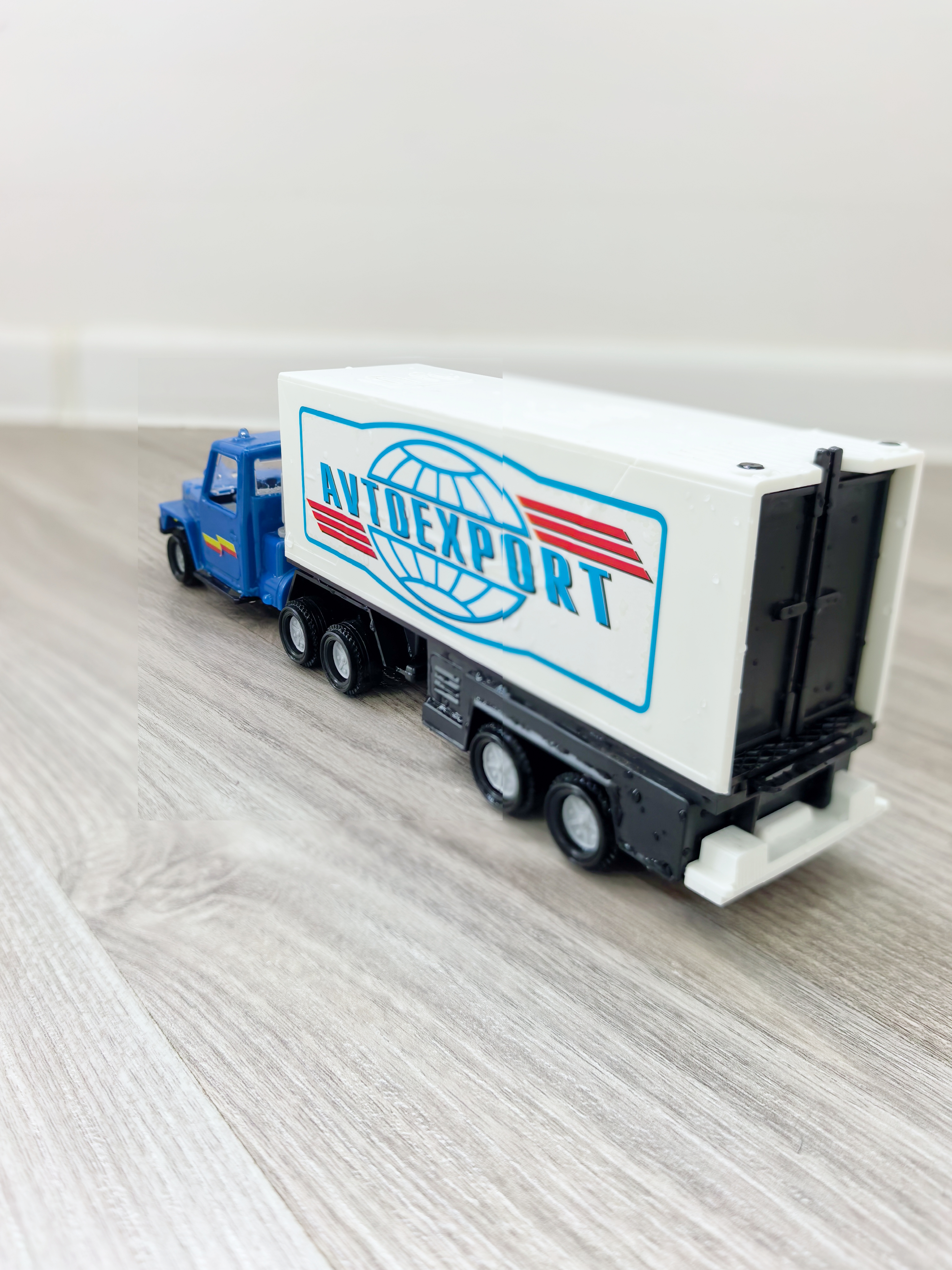 Игрушка автофургон фура  - 30 см