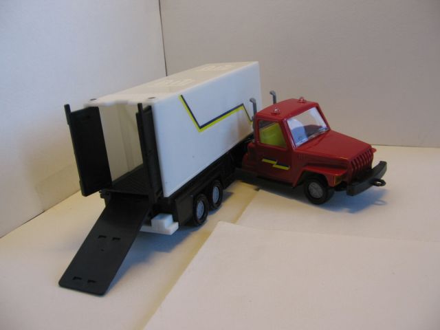 Игрушка автофургон фура  - 30 см Игрушка автофургон фура  - 30 см