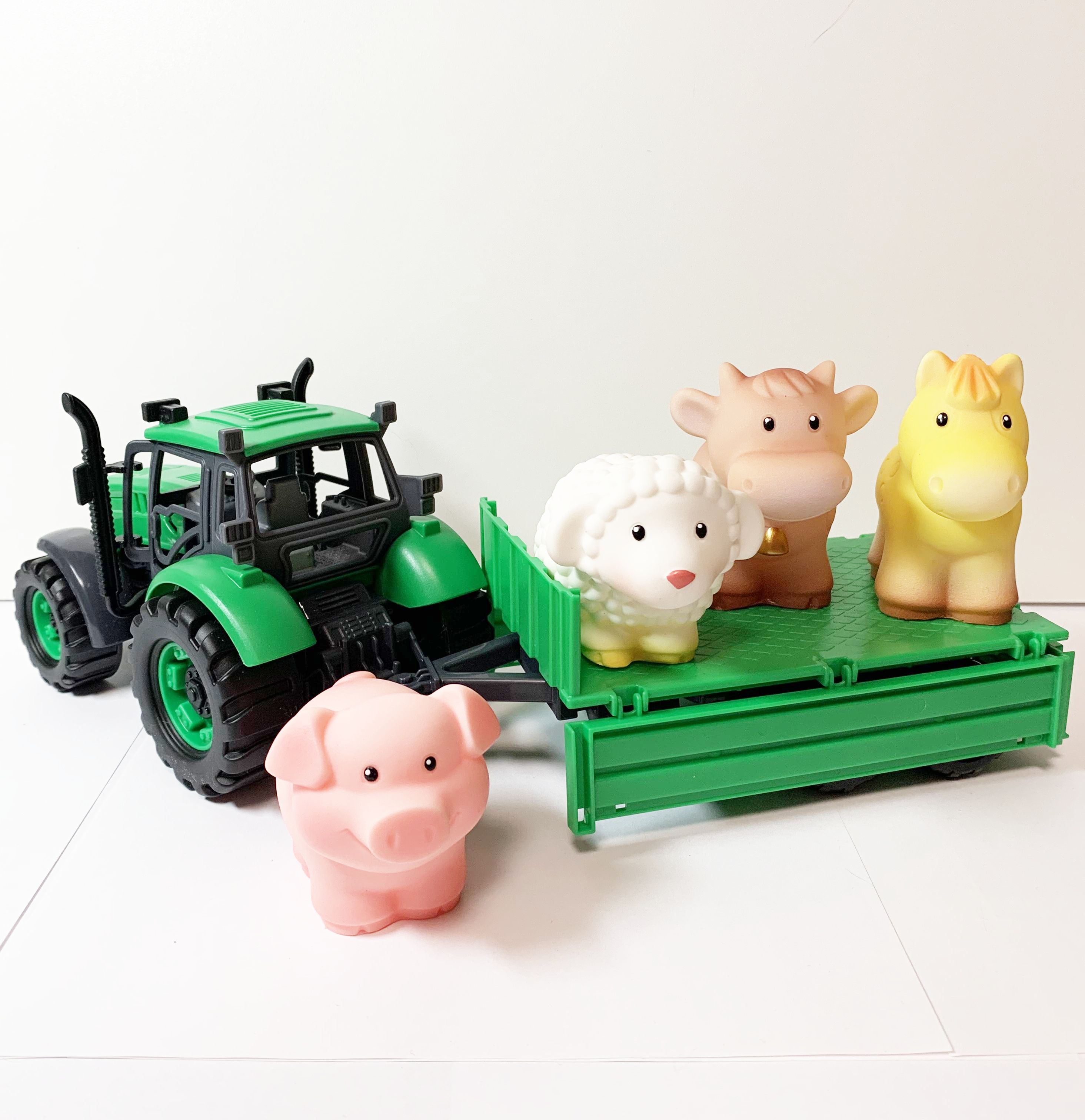 Набор: инерционный трактор с прицепом и 4 фигурки домашних животных