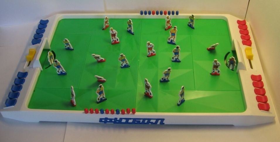 Детский настольный футбол кнопочный.