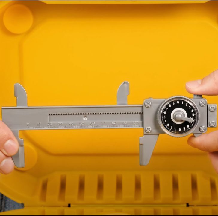 Набор 4-х игрушечных инструментов Полесье для малышей с механическим вращением болгарка, циркулярка, перфоратор с наушниками, бензопила