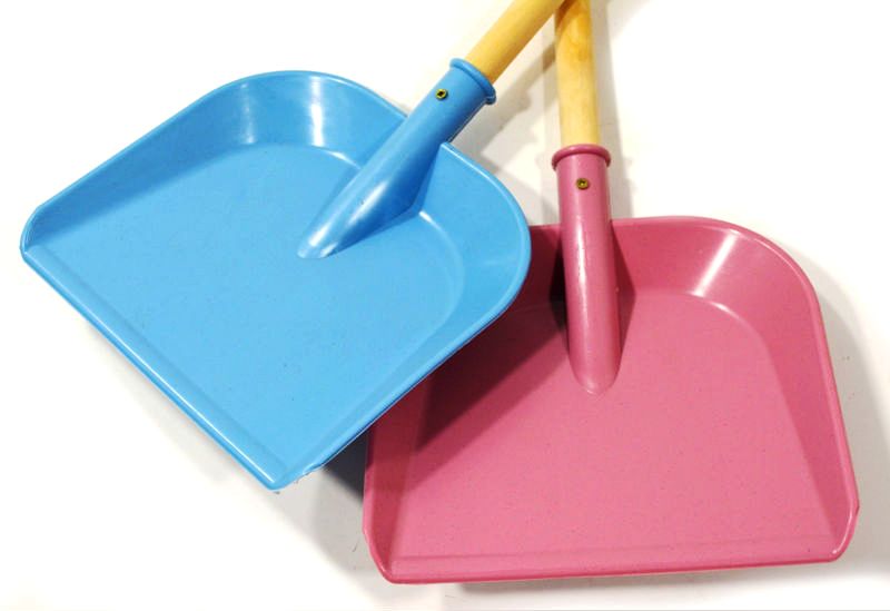 Лопатка пластмассовая с деревянной ручкой. Лопата с деревянным черенком