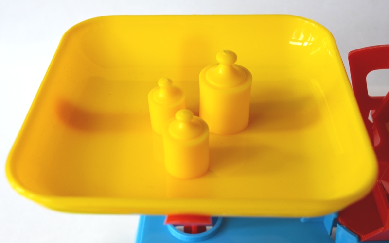 Игрушечные весы. Весы детские. Весы для игры в магазин