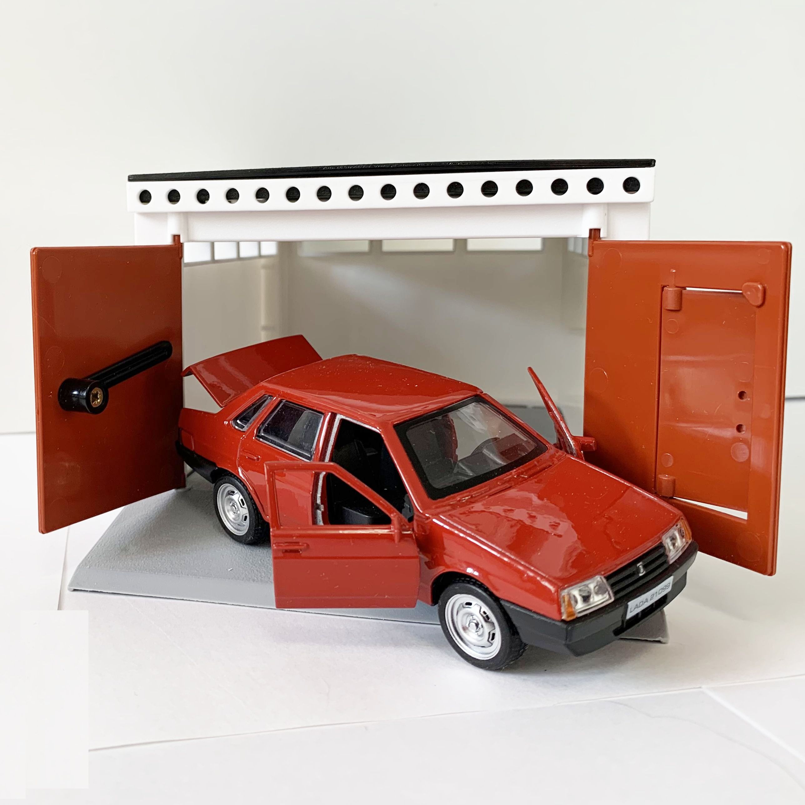 Металлическая машинка игрушка модель LADA 21099 КРАСНАЯ в ретро гараже с распашными воротами 21 см
