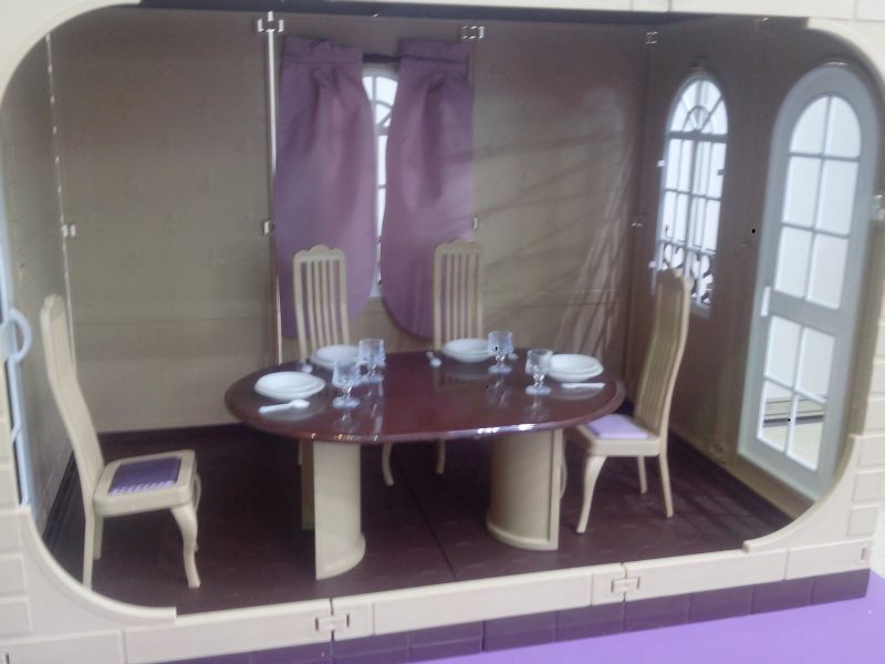 Кукольные стол и стулья Столовая Кукольные стол и стулья Столовая