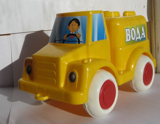 Машинка водовоз с резиновыми колесами