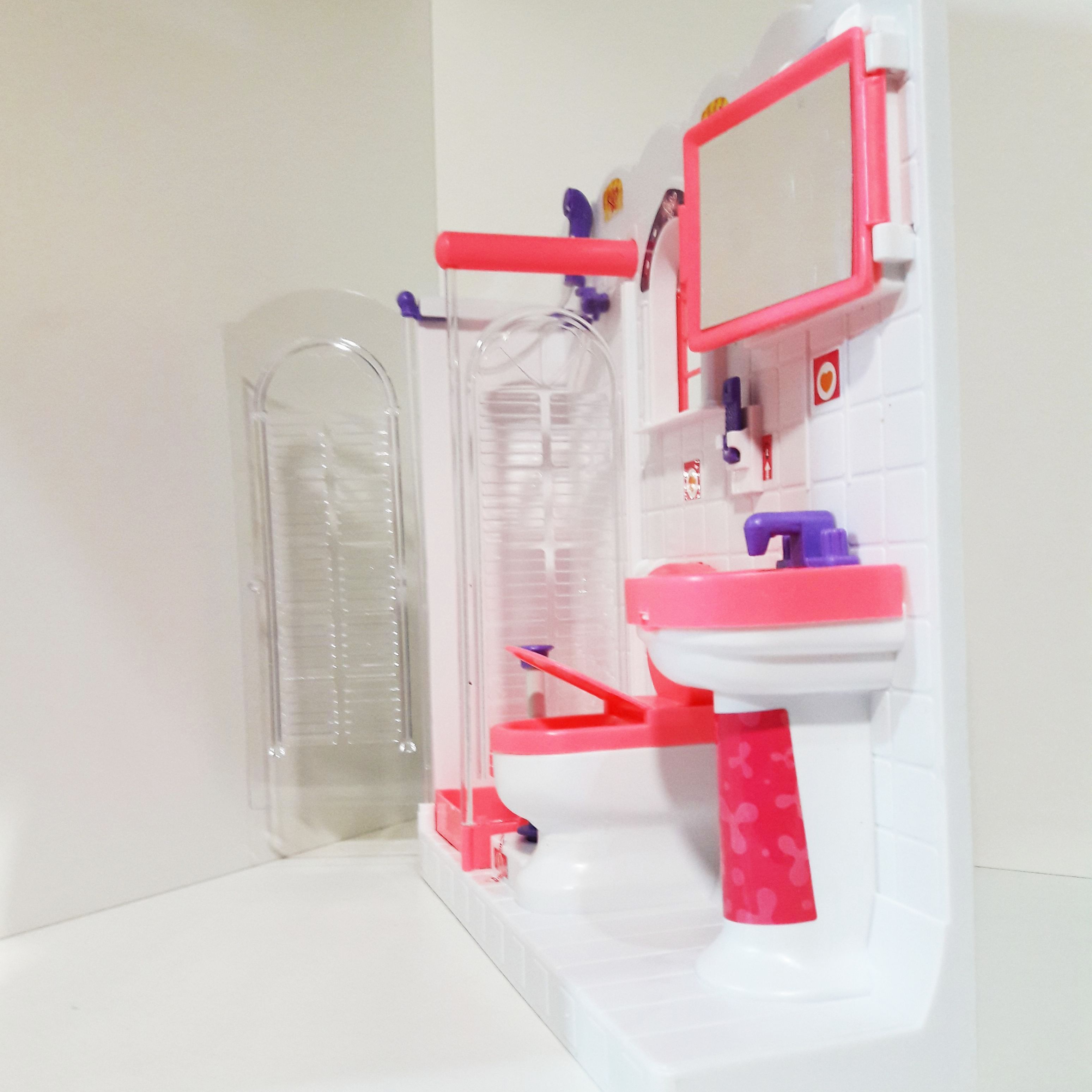 Ванная душевая с водой и с туалетом унитазом для кукольного домика для кукол ростом 26-29 см типа барби - свет, звук