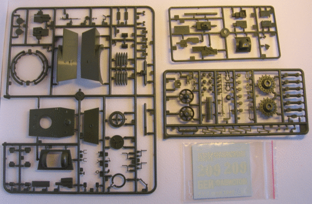 Модель танка КВ 1 для склеиваения Модель танка КВ 1 для склеиваения