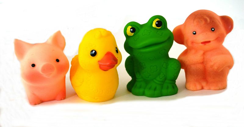 Маленькие резиновые игрушки Детеныши уточка, обезьянка, лягушенок, свинка