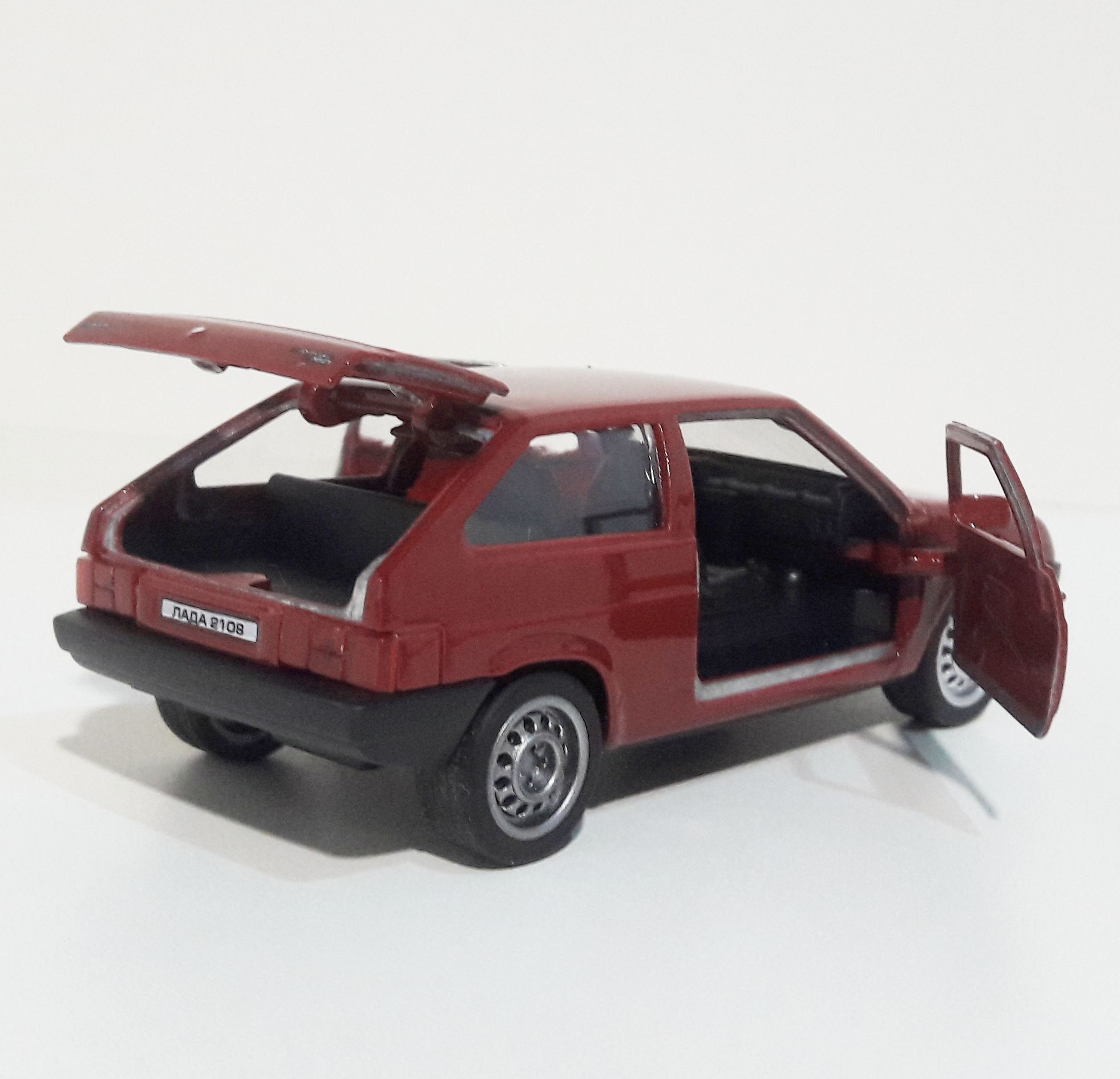 Металлическая инерционная машинка ЛАДА 2108 вишневая