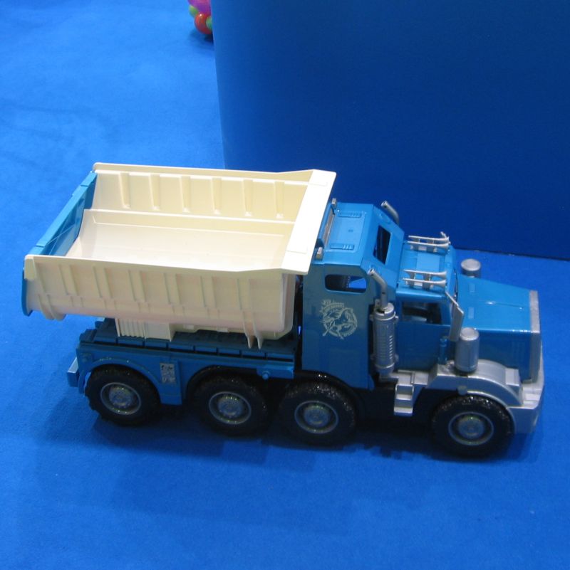 Игрушка огромный самосвал Игрушка огромный самосвал