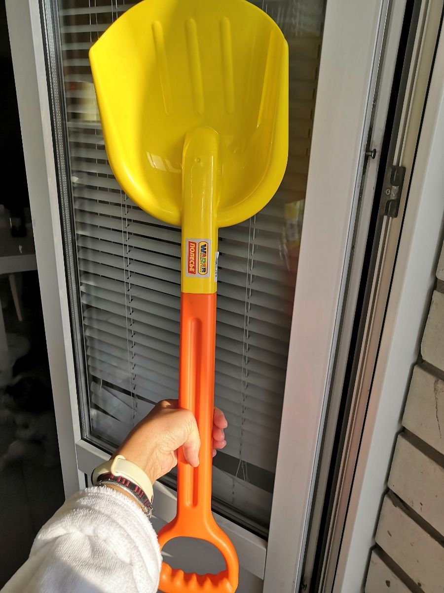 Набор 4 шт. - большая детская снеговая лопата 68 см объемный пластик N3