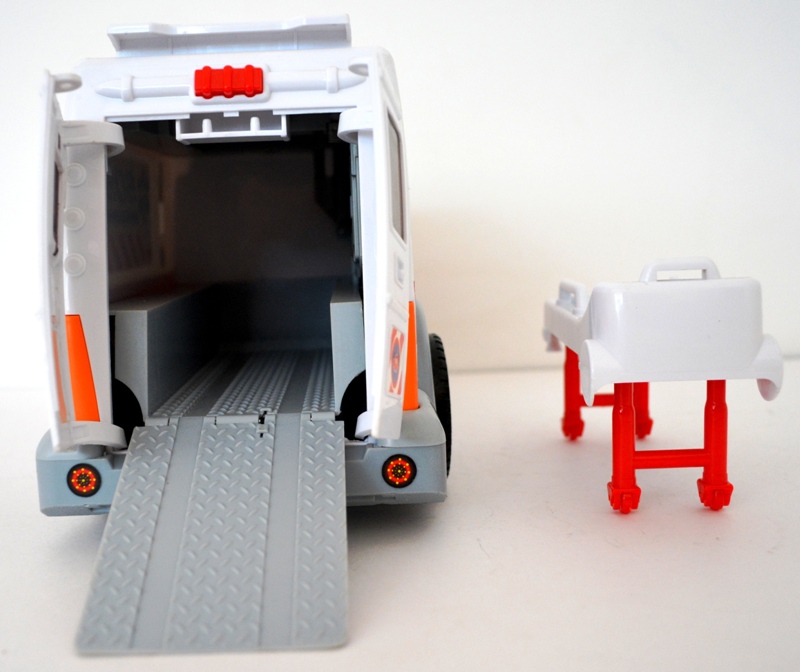 Машинка Скорая Помощь. Скорая Помощь Simba Dickie