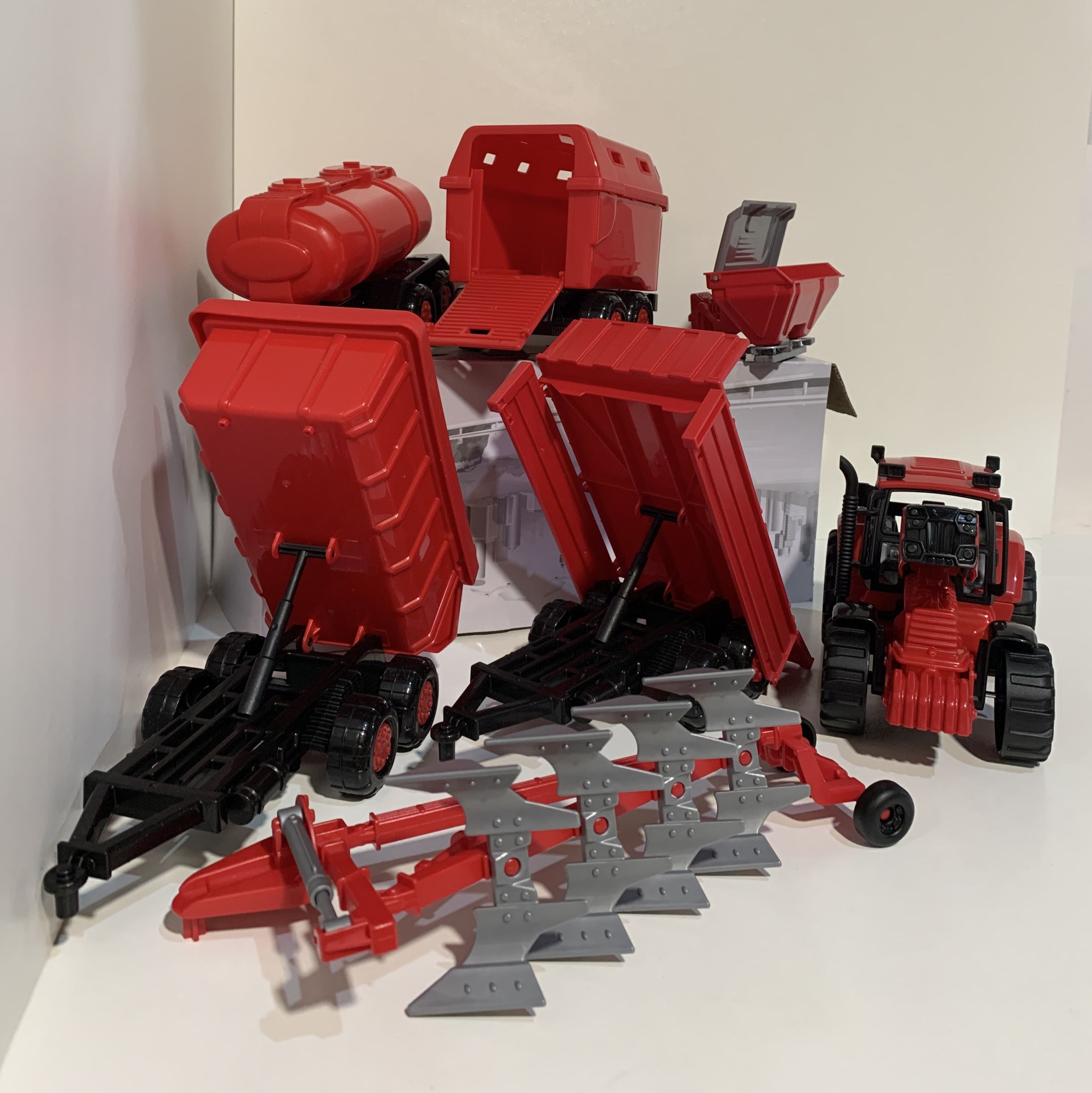 Набор из 6-ти прицепов - инерционный трактор Belarus Полесье красный