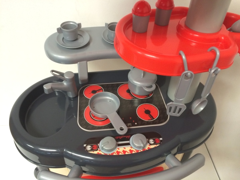 Игрушечная кухня Marta с духовкой и стиральной машиной  Игрушечная кухня Marta с духовкой и стиральной машиной