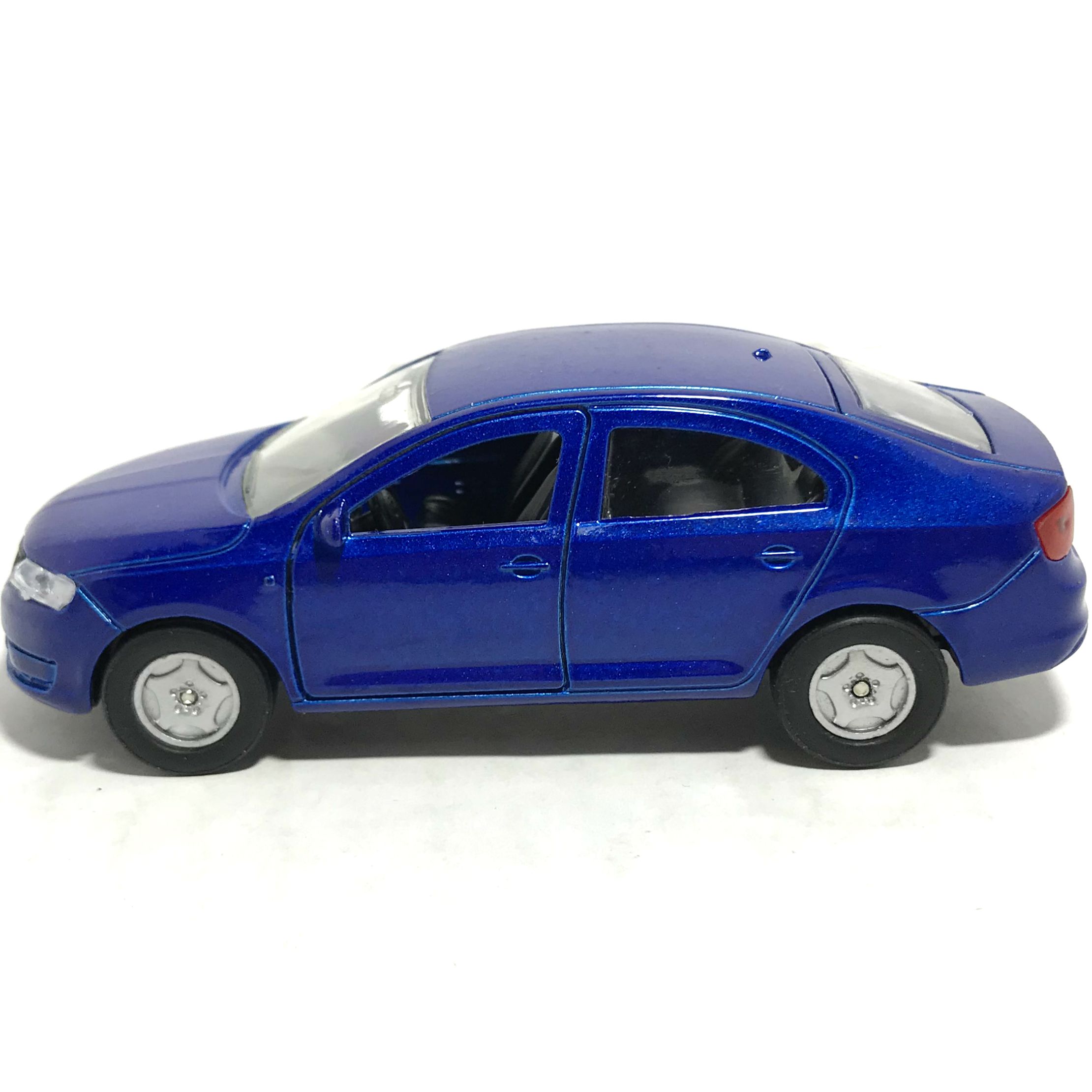 Игрушечная машинка Skoda Rapid синяя