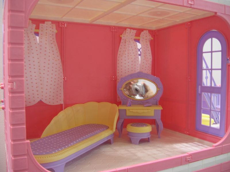 Будуар для куклы лимонный