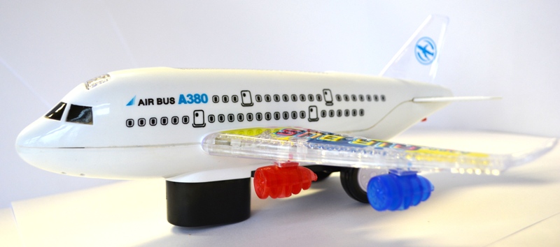 Игрушка Аэробус А380 электро-механический самолет