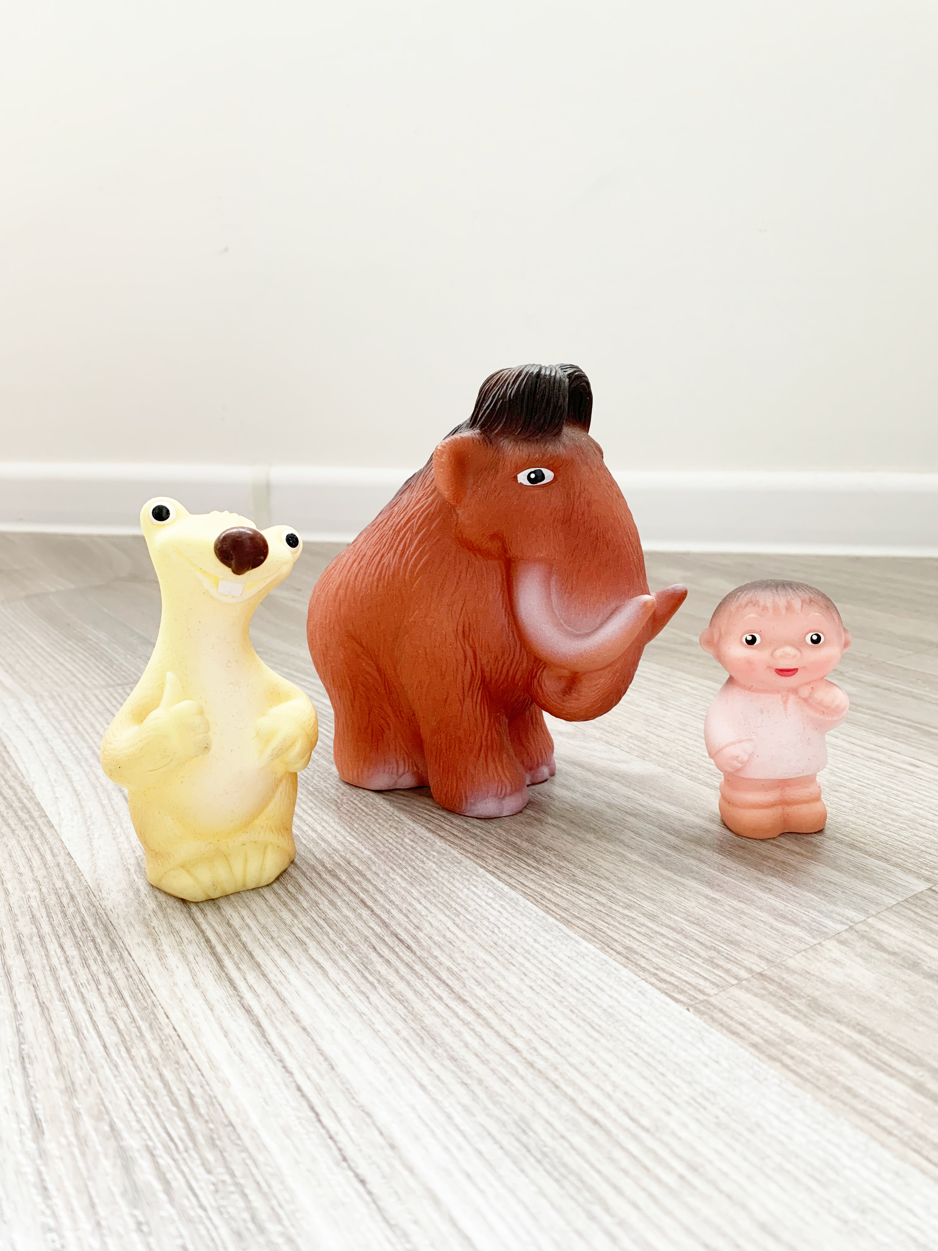 Игрушки фигурки животных ледникового периода резиновые