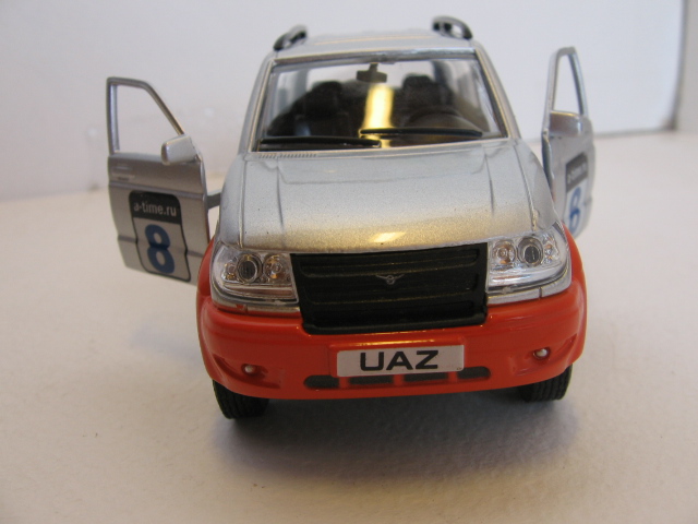 Машинка UAZ Patriot  4х4