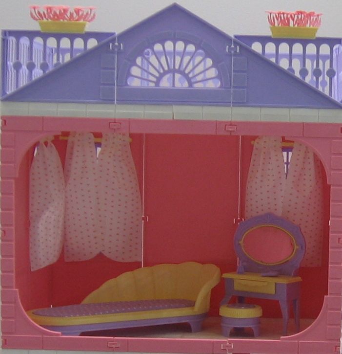 Будуар для куклы лимонный