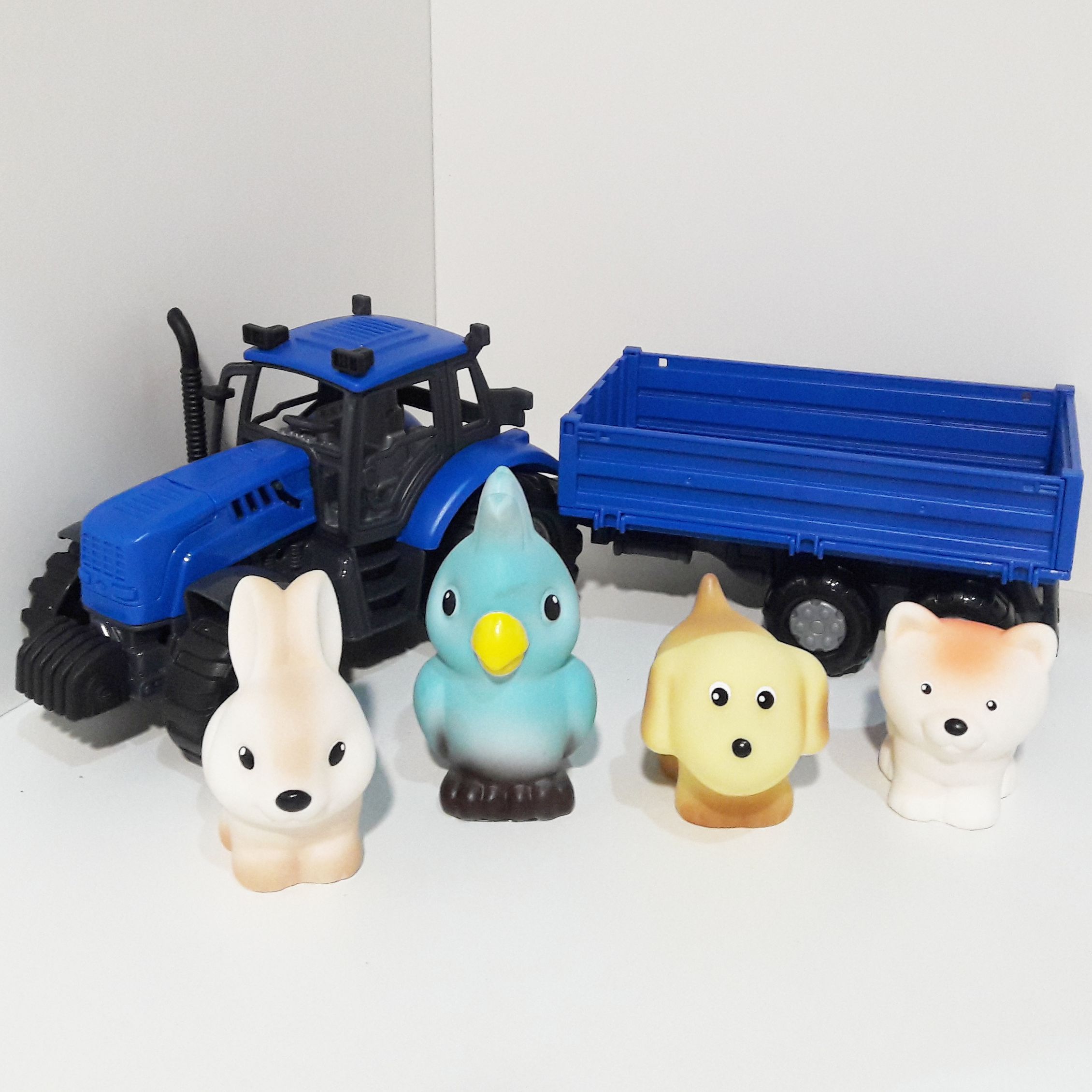 Синий трактор с прицепом и 4 фигурки животных