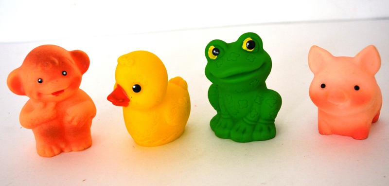 Маленькие резиновые игрушки Детеныши уточка, обезьянка, лягушенок, свинка