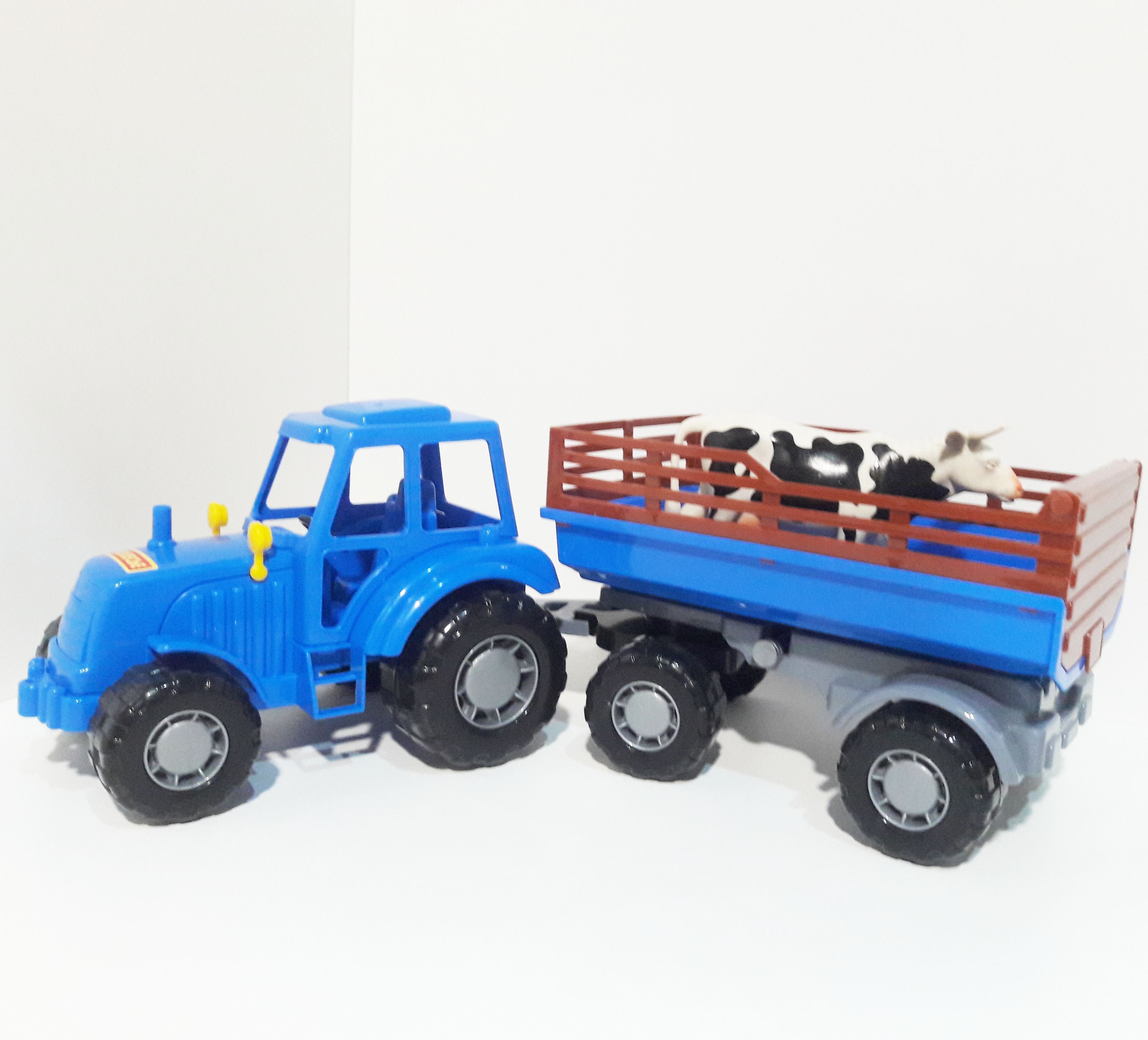 Синий трактор с прицепом 44 см и животное корова