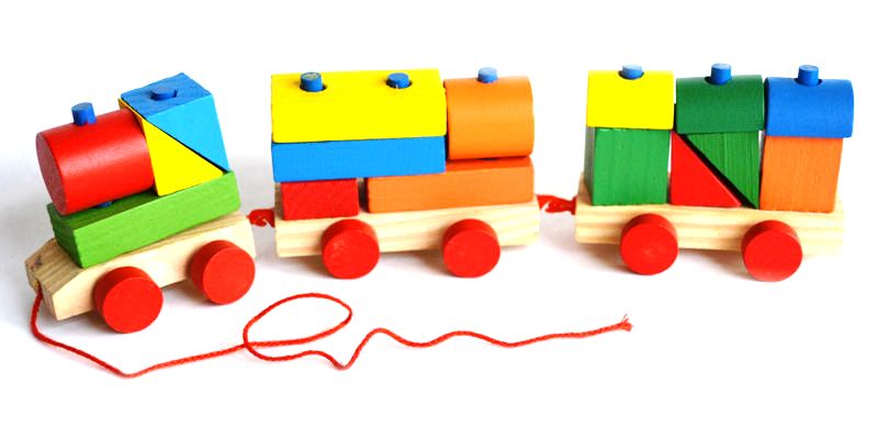 Состав из двух вагонов с геометрическими фигурами