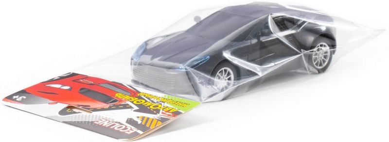 Игрушечная машинка Aston Martin One-77 упакована в полителеновую упаковку. igrushechnaya-mashinka-aston-martin-one-77-03.jpg
