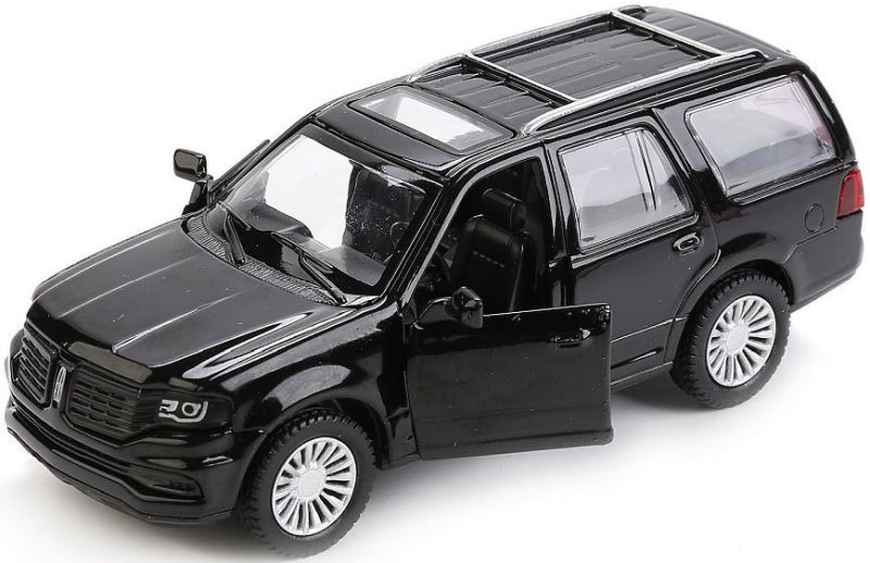 У машинки открываются две передние двери. igrushechnaya-mashinka-lincoln-navigator-chyornaya-03.jpg