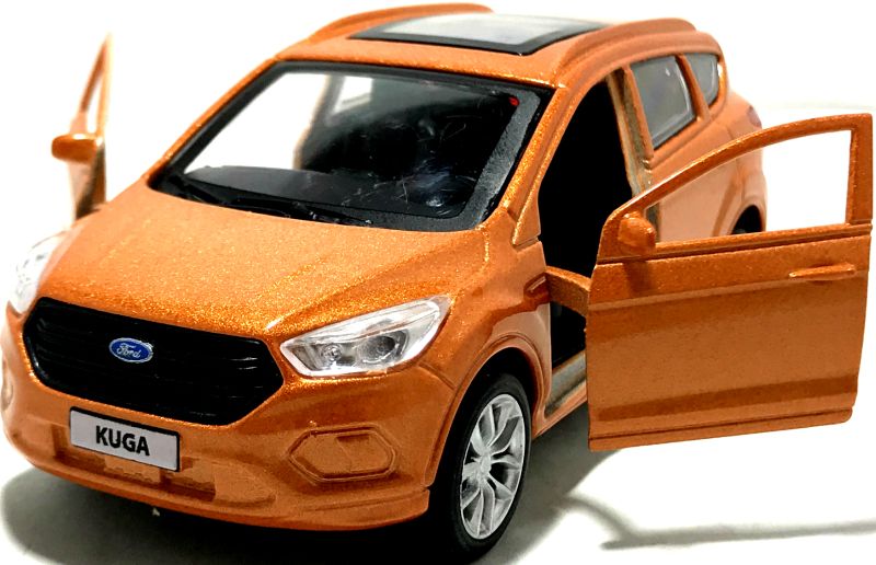 У игрушечной машинки Ford Kuga открываются две передние двери и багажник. detskaya-mashinka-ford-kuga-05.jpg