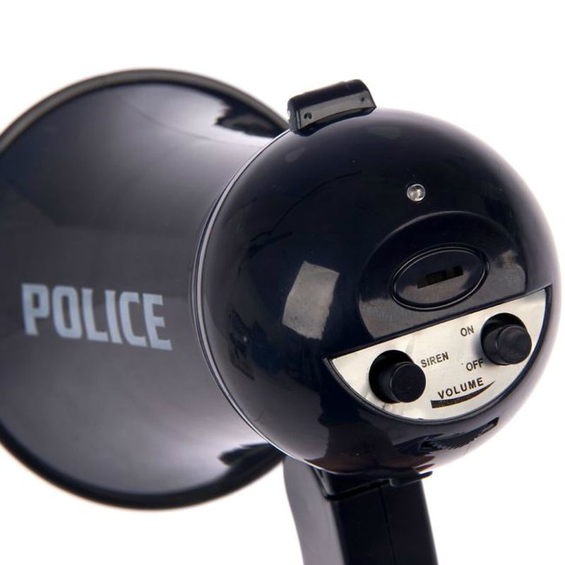 Сзади на рупоре находится регулировочная шкала громкости. igrushechnyj-policejskij-rupor-dlya-rebyonka-03.jpg