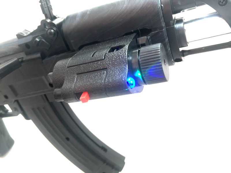 Автомат имеет фонарик. avtomat_kalashnikova_pnevmaticheskii_s_glushitelem-03.jpg