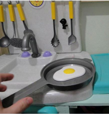 В комплекте сковородка и набор продуктов: черный хлеб, батон нарезной, сосиска, рогалик, курица, яичница В комплекте сковородка и набор продуктов: черный хлеб, батон нарезной, сосиска, рогалик, курица, яичница
