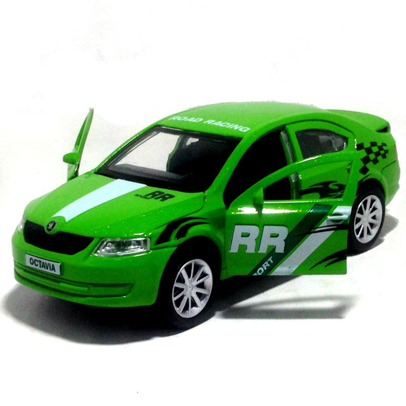 У машинки открываются две передние двери и багажник. igrushechnaya-mashinka-ralli-skoda-octavia-05.jpg